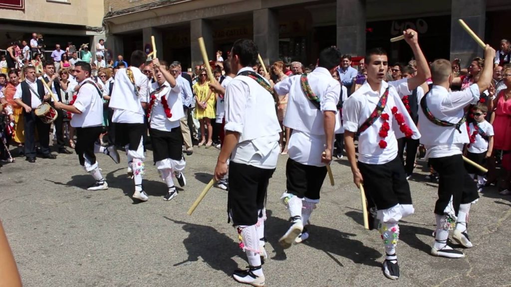 Los danzantes del alba. Costumbrismo, librosynovelas