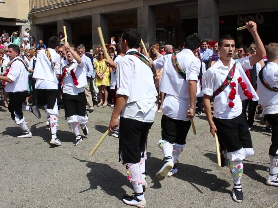 Los danzantes del alba. Costumbrismo, librosynovelas