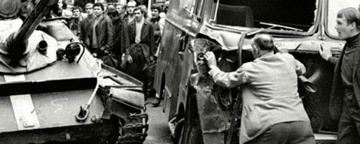 La Insoportable levedad del ser. Crítica de libros, librosynovelas